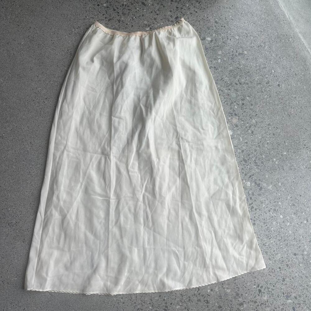 Nordstrom women’s 29 medium cream midi slip skirt